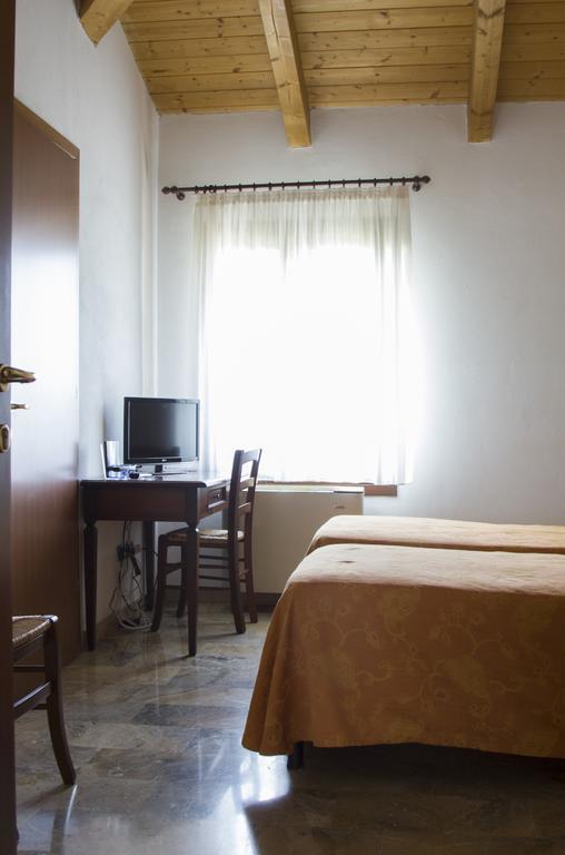 Agriturismo Ca Nuova Minerbio ภายนอก รูปภาพ